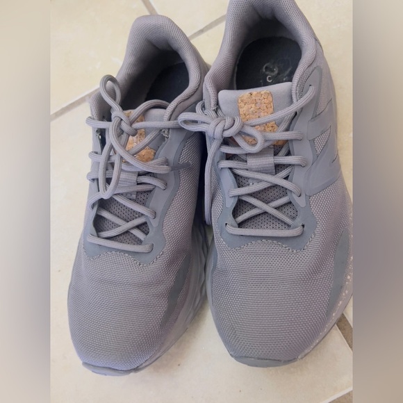 New Balance Fresh Foam Arishi v4 Womens 6.5 Running Shoes Gray Purple Athletic - Picture 3 of 12